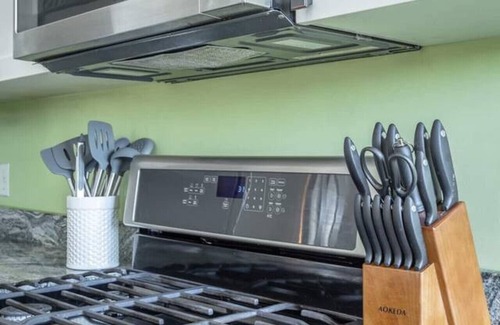 Northside Casa | Perfect for Company Bookings!