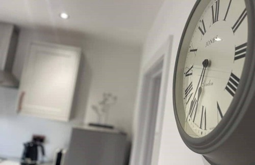 Brierley Hill Casa | Perfect for Contractors with on site parking