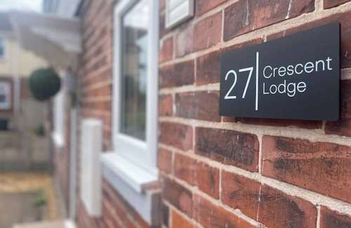 Brierley Hill Casa | Perfect for Contractors with on site parking