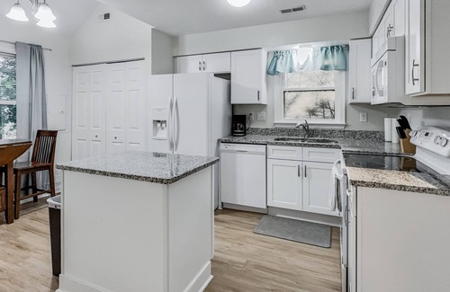 Richmond Casa | Perfect for Extended Stays! Pet Friendly, Short Pump Location