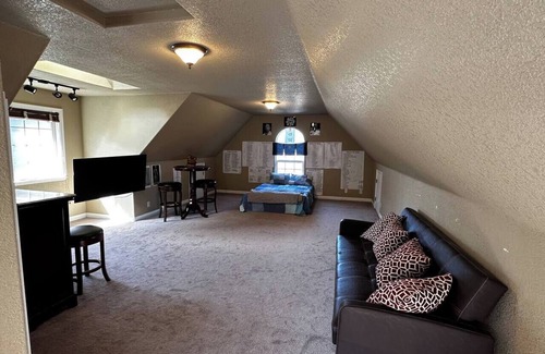 McKinleyville Apartamento | Perfect for family visiting a Cal Poly Student!