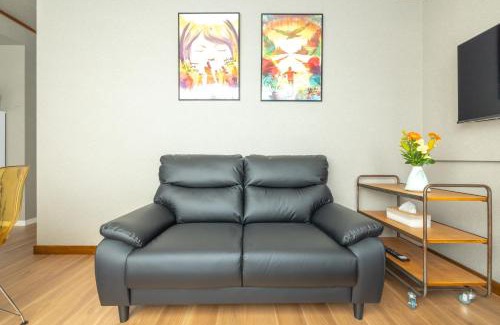 Sumida Villa | Perfect for Families and Groups Spacious 197m2 Home with 8 Bedrooms 3 Bathrooms Sleeps 15 in Ryogoku with Parking and 3 Stations