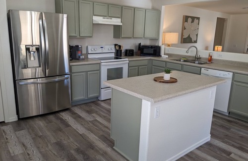 Surprise Farms Casa | Perfect for families/Heated pool! Pets welcome.