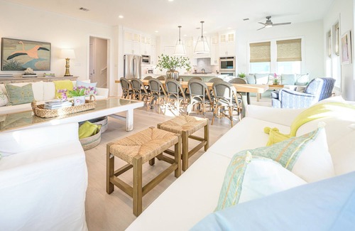 Beachside Village Casa | Perfect for Families & Groups/ Sleeps 14/ Large Table Seats 14/ + Full Amenities