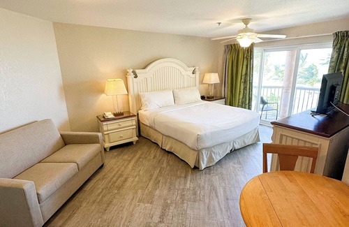 Crystal Harbour Complejo | Perfect For Family & Friends! 4 Spacious Rooms, Beachfront Property, Onsite Pool
