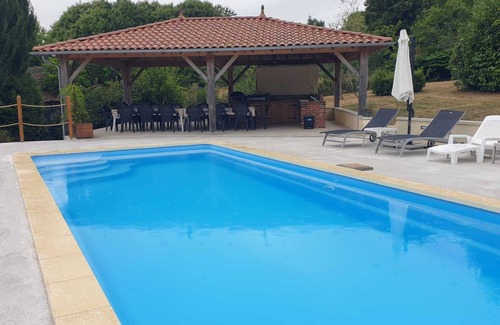 Bussiere-Galant Casa | Perfect for groups! Charming 8-bed w/Pool & Outdoor Kitchen in village