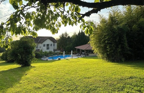 Bussiere-Galant Casa | Perfect for groups! Charming 8-bed w/Pool & Outdoor Kitchen in village