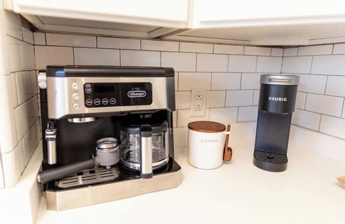 South Hills Casa | Show Stopping 5BR, Sleeps 14