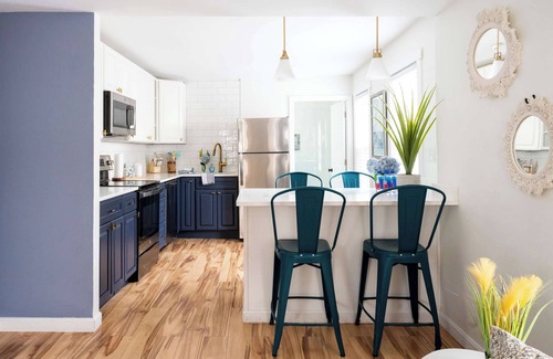 Yachting Village Apartamento | Perfect for Large Groups, Downtown Newport 5 bed!