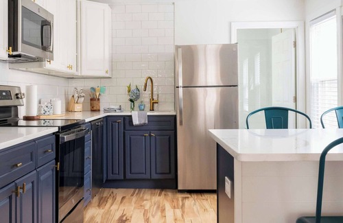 Yachting Village Apartamento | Perfect for Large Groups, Downtown Newport 5 bed!