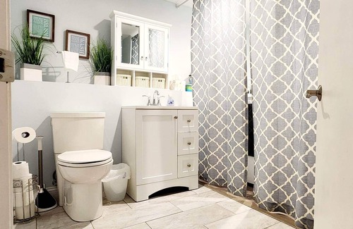 Braintree Casa | Perfect for long or short term stays near Boston & Cape in a great neighborhood!