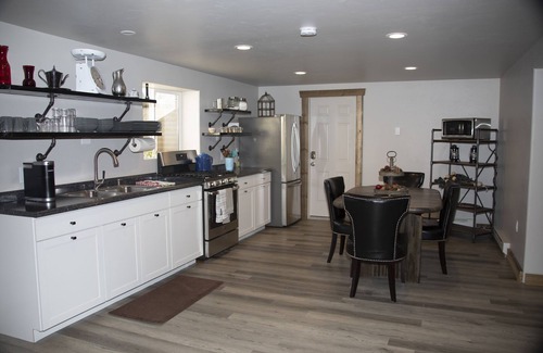 New Castle Apartamento | Perfect for outdoor adventurers & couples; near Glenwood, hot springs & skiing