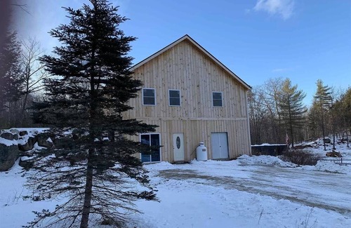 Bartlett Casa | Perfect for Snowmobilers, Close to Attitash, Storyland, and North Conway.