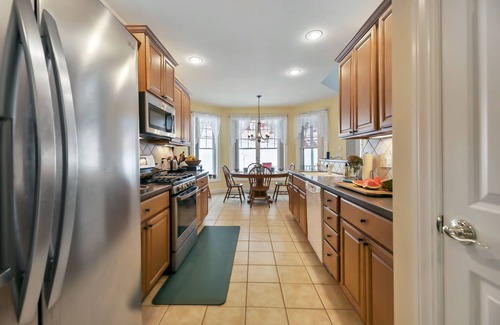 Pittsfield Condominio | Perfect for Winter Skiing!!