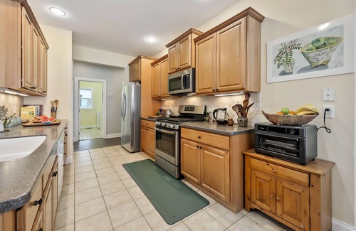 Pittsfield Condominio | Perfect for Winter Skiing!!