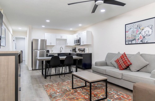 Steamboat Springs Hotel | Perfect Getaway! Great Unit, Near Steamboat Ski Resort, Hot tub, Ski Equipment Rental, Mountain Biking, Mountain Climbing