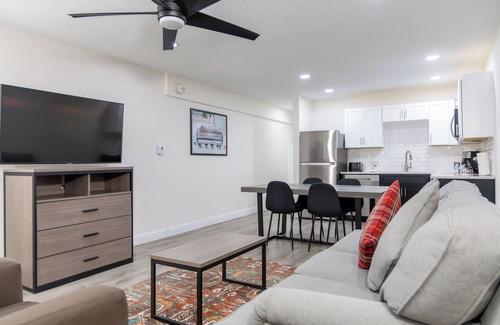 Steamboat Springs Hotel | Perfect Getaway! Great Unit, Near Steamboat Ski Resort, Hot tub, Ski Equipment Rental, Mountain Biking, Mountain Climbing