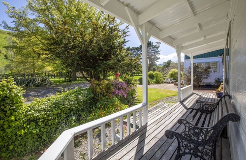 Porirua Cabaña | Perfect getaway from the hustle and bustle of city life.