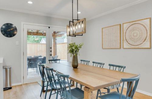 Plano Casa | Perfect Getaway Home w 5 Bedrooms & Backyard Oasis