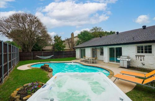Richardson Casa | Perfect Getaway Home w Pool Jacuzzi Cinema Room