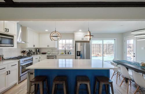 Richardson Casa | Perfect Getaway Home w Pool Jacuzzi Cinema Room