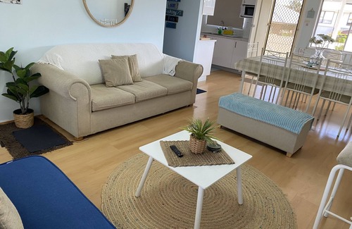 Long Jetty Casa | Perfect getaway on the Central Coast Great location on the Lake, close to beach