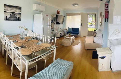 Long Jetty Casa | Perfect getaway on the Central Coast Great location on the Lake, close to beach