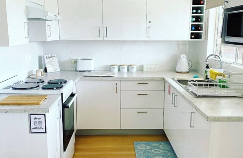 Long Jetty Casa | Perfect getaway on the Central Coast Great location on the Lake, close to beach