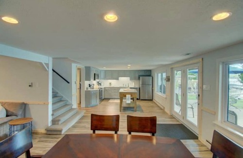 Climax Springs Casa | Quiet cove. Perfect for family time, fishing, boating and swimming!