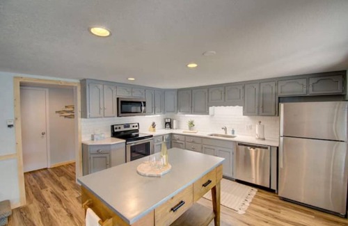 Climax Springs Casa | Quiet cove. Perfect for family time, fishing, boating and swimming!