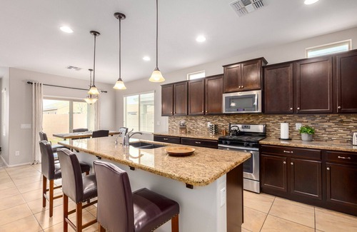 San Tan Valley Casa | Perfect getaway for up to 6 people! 3 Heated Community Pools & Tennis court!