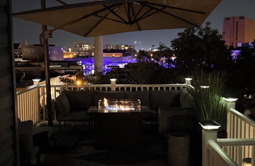 Canton Casa | Perfect Group getaway, 4BR/3BA, Rooftop & Theater in walkable Canton
