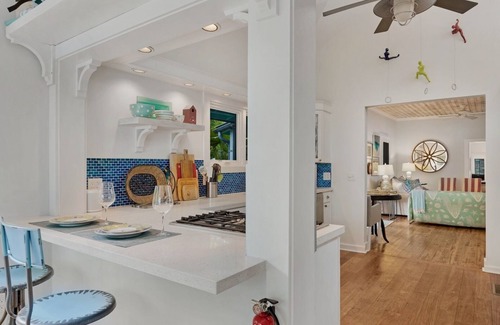 White Street Gallery District Casa | **PERFECT HARMONY @ MIDTOWN** Home & Pool + LAST KEY SERVICES…