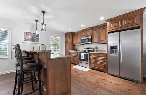 Milledgeville Casa | Perfect Landing, Sleeps 10, Outdoor Lake Heaven!