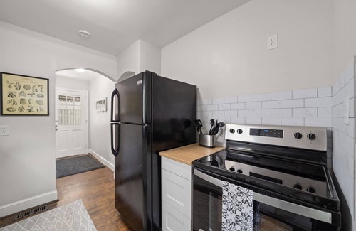 Lindley Park Casa | Perfect Lindley Park location - Minutes from GAC, Coliseum, Restaurants and Pubs