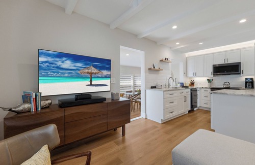 Siesta Key Village Condominio | Local perfecto en el pueblo, a 1 1/2 cuadra de la playa n. ° 1 de EE. UU., Piscina, wifi, sol y diversión