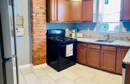Central Northside Apartamento | *Perfect Locale* Mins to all Attractions+Free Park