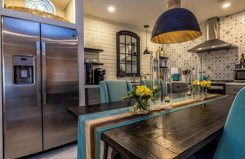 The Point Cabaña | PERFECT LOCATION, 2 bedroom two bath furnished unit. Where history meets charm.