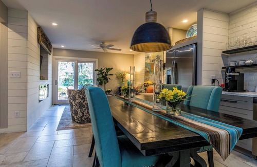 The Point Cabaña | PERFECT LOCATION, 2 bedroom two bath furnished unit. Where history meets charm.