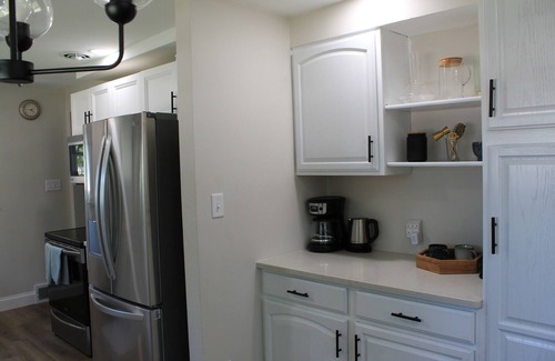 Oshkosh Casa | Perfect location for travel workers, close to everything and fully furnished!