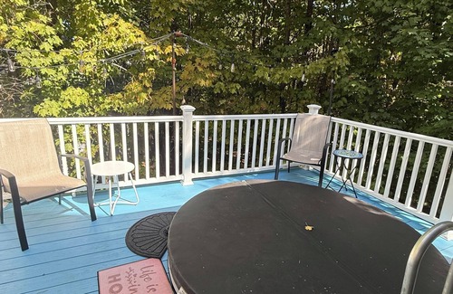 Intervale Casa | Perfect location & hot tub! Cozy home for couples, parties of 4, possibly more!