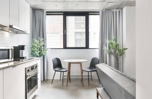 Latin Quarter Apartamento | Perfect Location in City | MUST Stay | VERY Clean