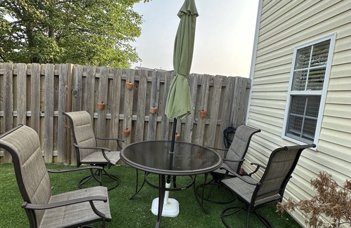 Greensboro Casa | Perfect location in Greensboro-Entire Townhouse