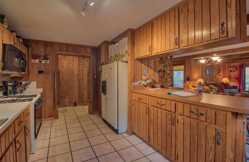Maggie Valley Casa | Ubicación perfecta, a orillas del río, fácil acceso pavimentado, Game Pavilion, cerca del esquí.