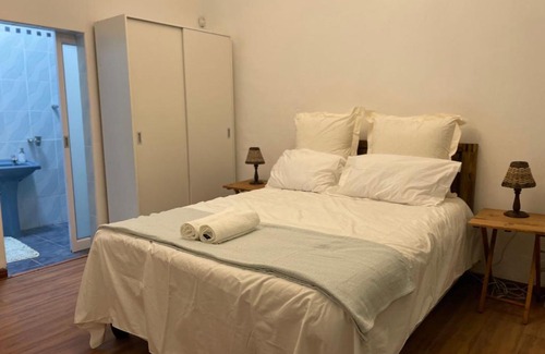 Grassy Park Apartamento | Perfect long stay, near Rondevlei nature reserve,free WiFi