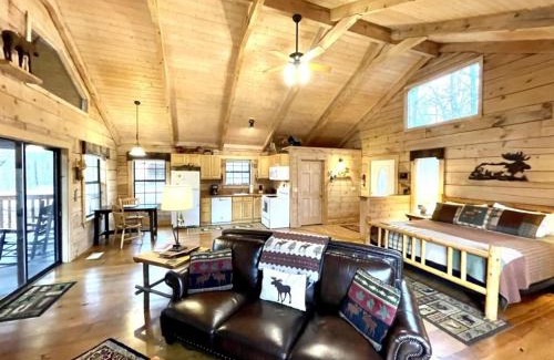 Tellico Plains Casa | Perfect Loose Moose - Dog and Motorcycle Friendly Home