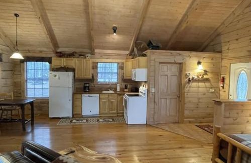 Tellico Plains Casa | Perfect Loose Moose - Dog and Motorcycle Friendly Home