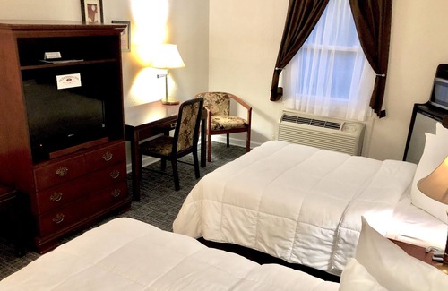 Buckhannon Casa | Perfect Main Street Location