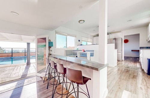 Del Cerro Casa | Perfect oasis with saltwater pool, games, firepit, massage chair - dog-friendly