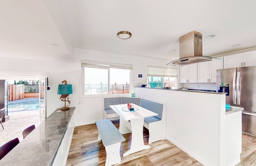 Del Cerro Casa | Perfect oasis with saltwater pool, games, firepit, massage chair - dog-friendly
